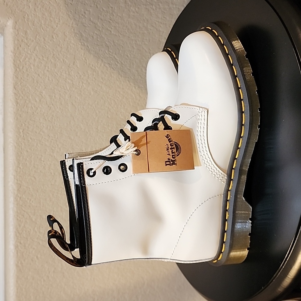 NEW 1460 Smooth White Leather Boots, Dr. Martens Unisex Ladies 9/Men's 8 - Picture 6 of 13